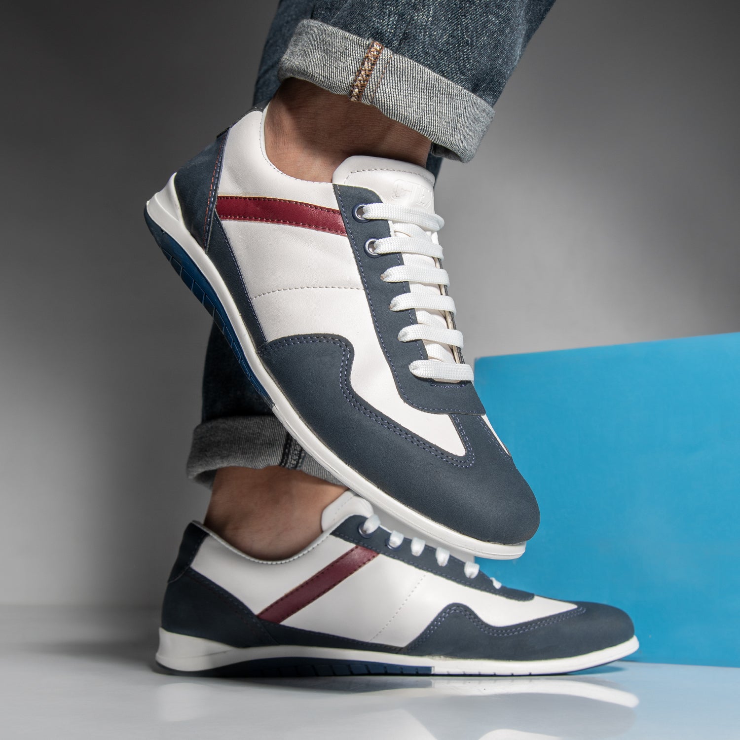 M17 Sneaker