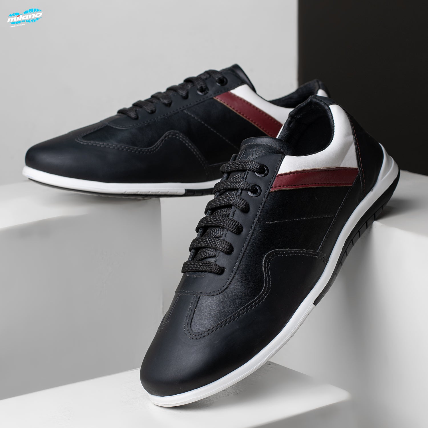 M17 Sneaker