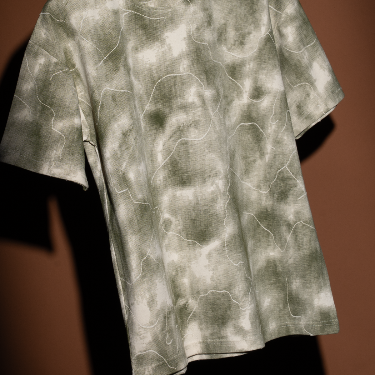 Interlock Pattern Tee – Round Neck