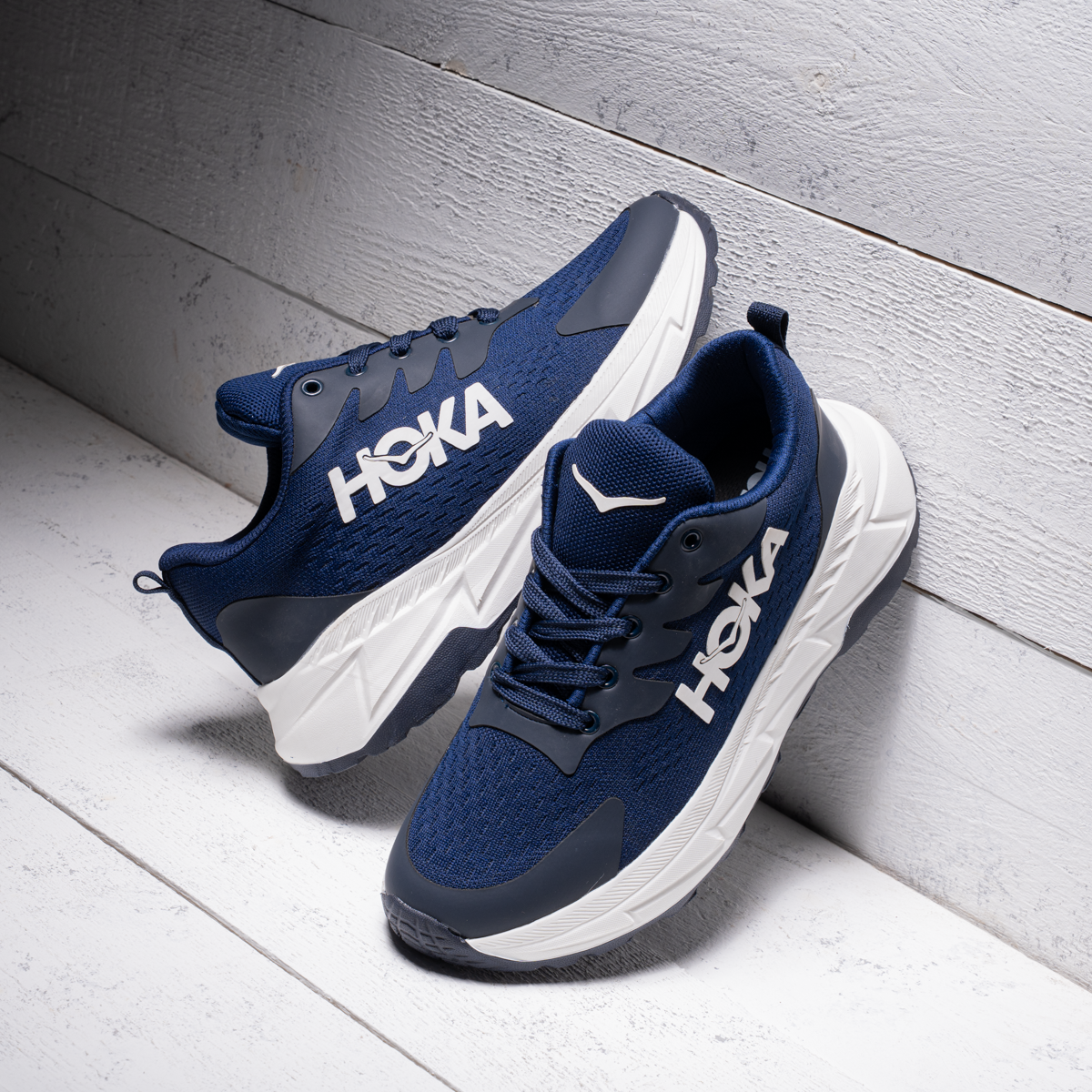 كوتش HOKA