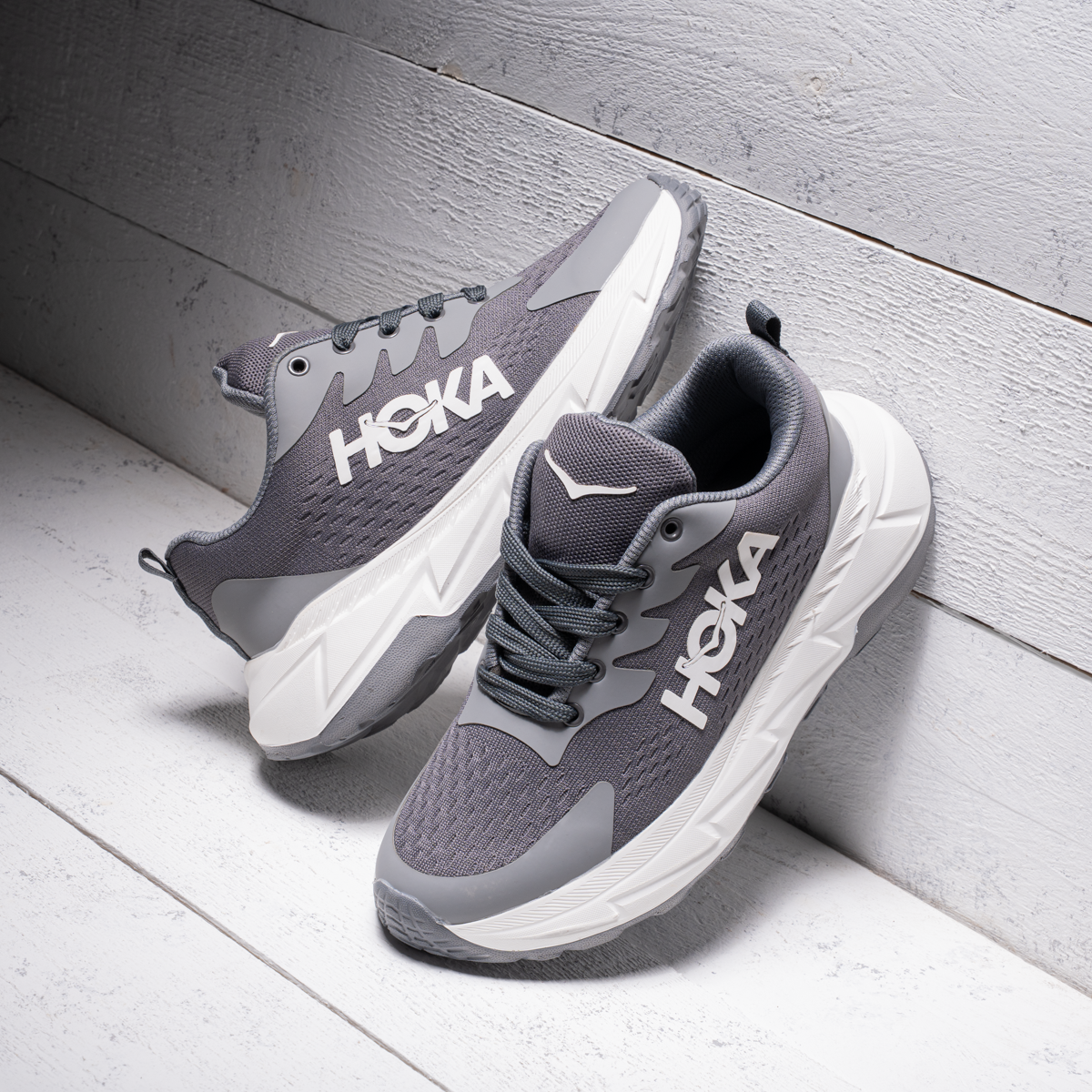 كوتش HOKA