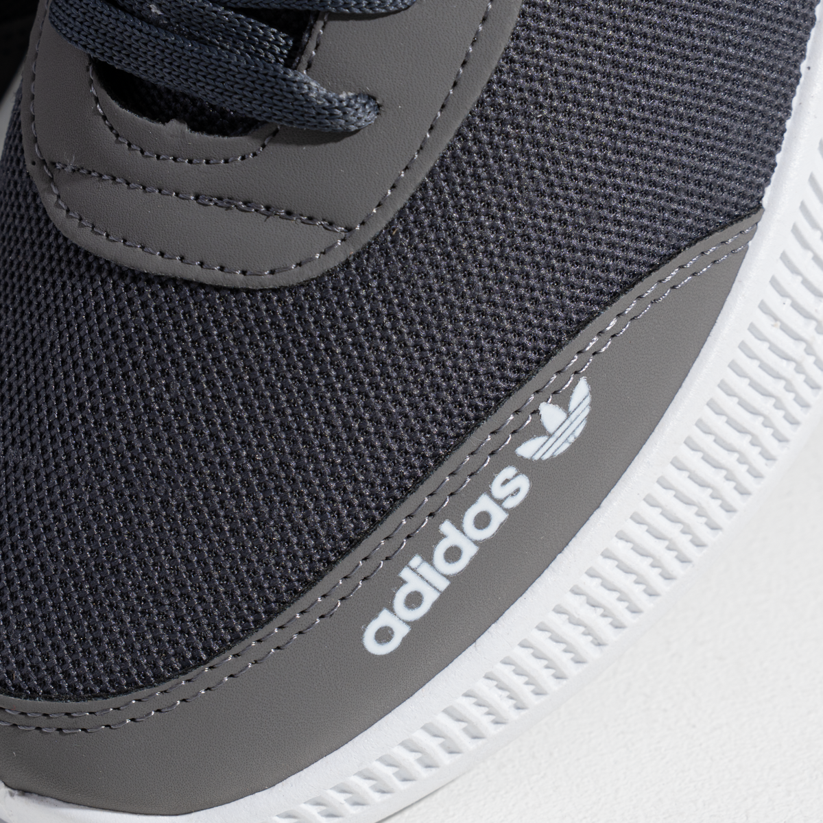 AD Mesh Runner