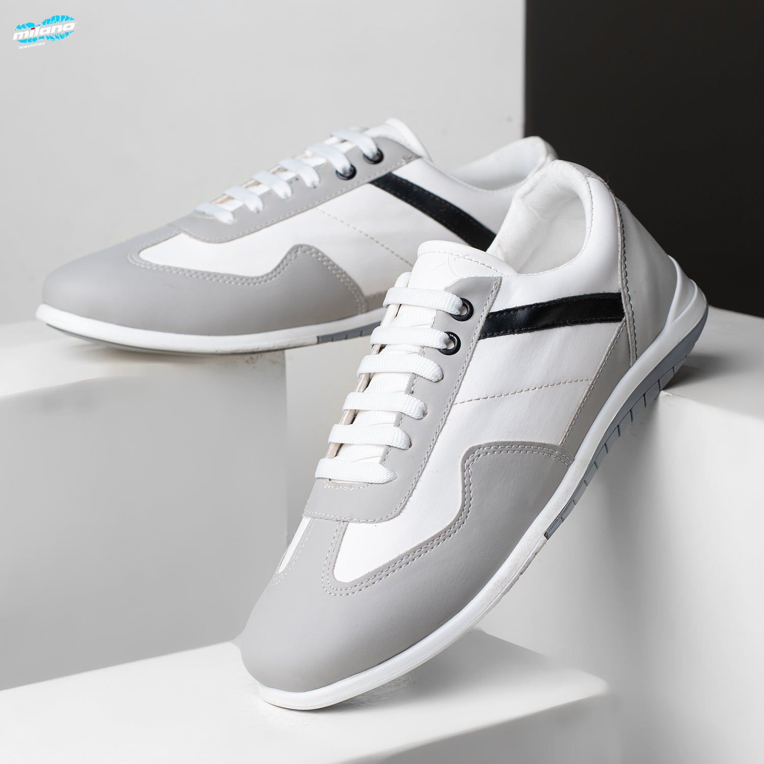 M17 Sneaker