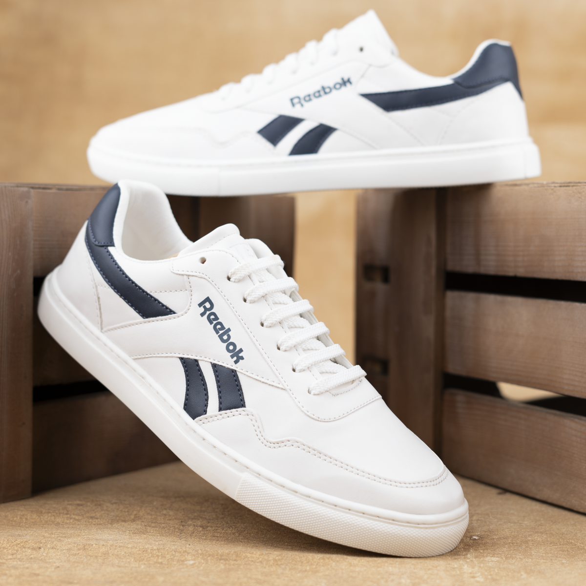 REEBOK Sneakers