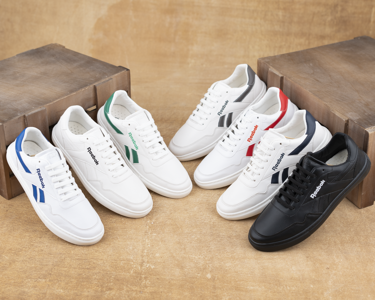 REEBOK Sneakers