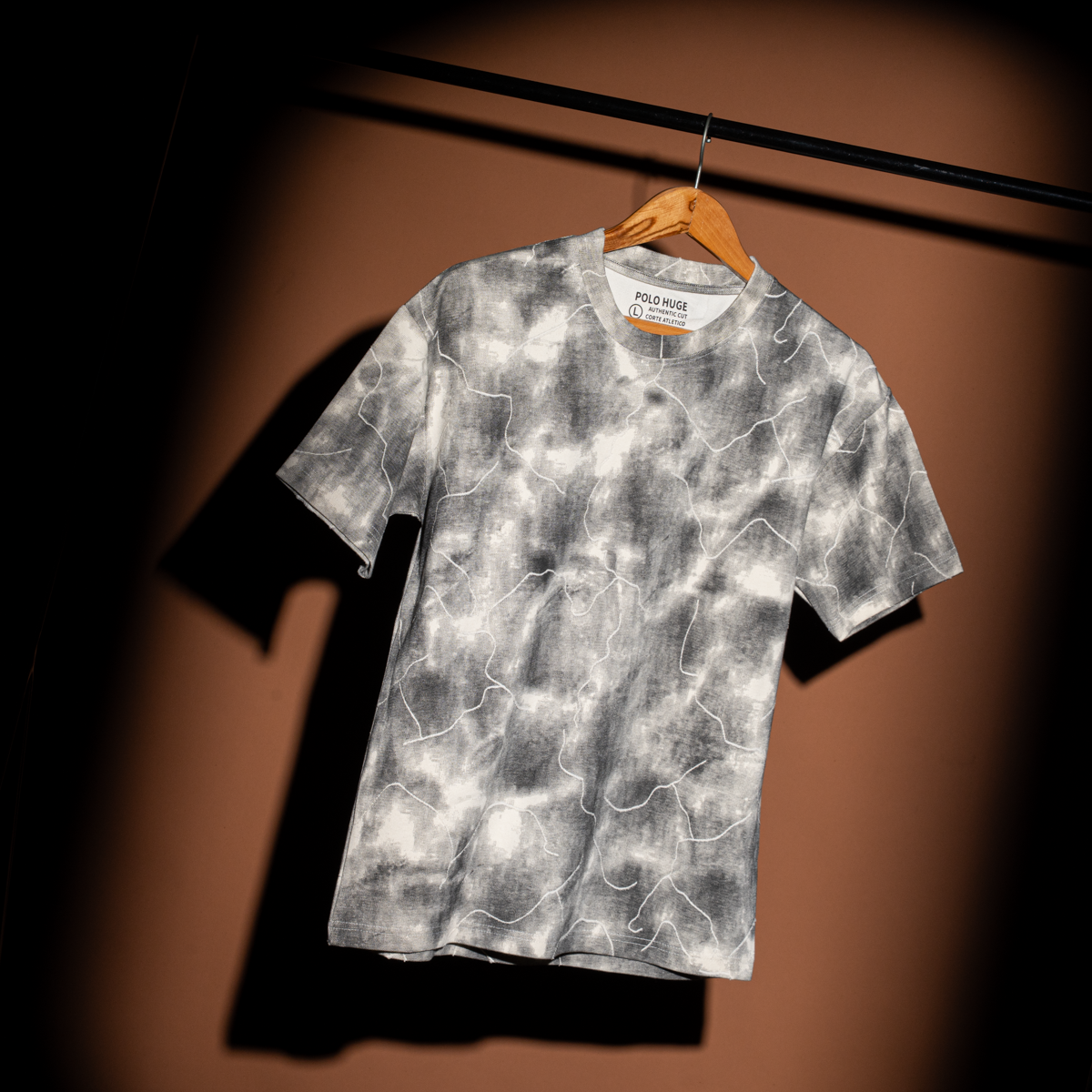 Interlock Pattern Tee – Round Neck