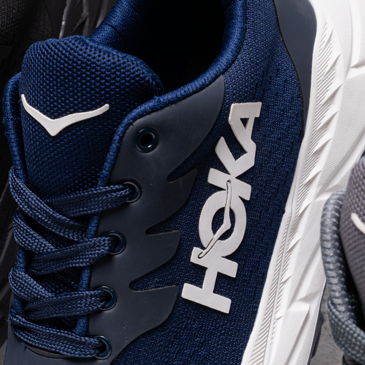 كوتش HOKA