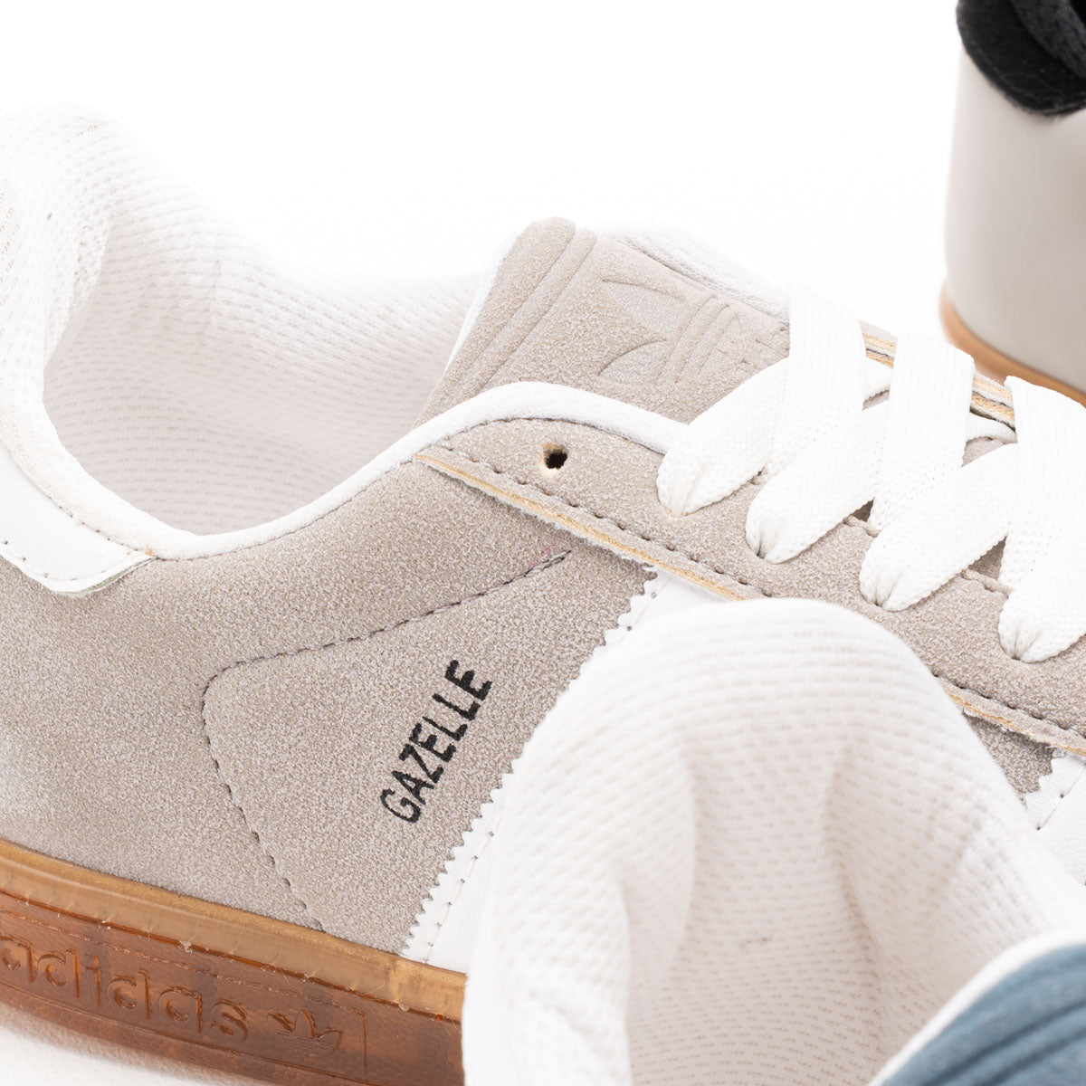 AD  Gazelle Samba