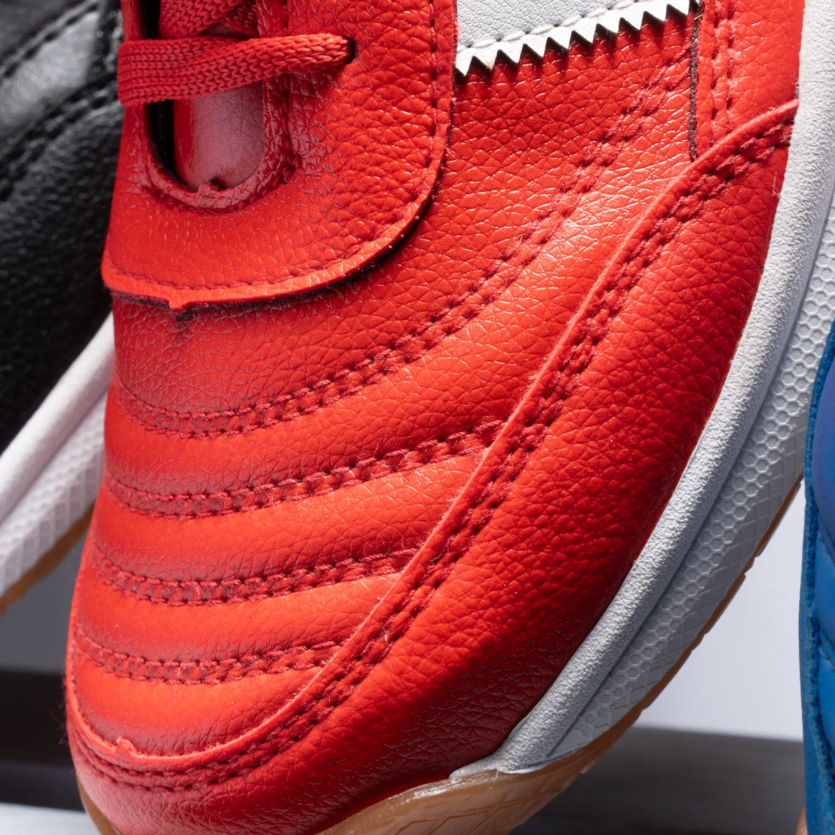 AD Mundial Sneakers