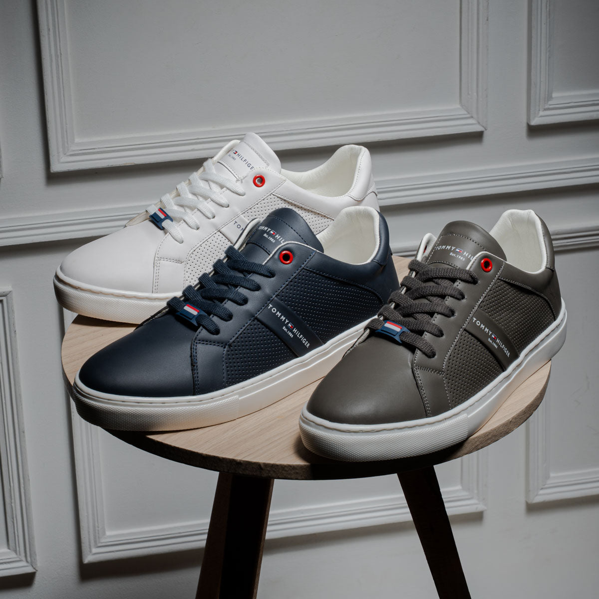 TO Sneakers V25