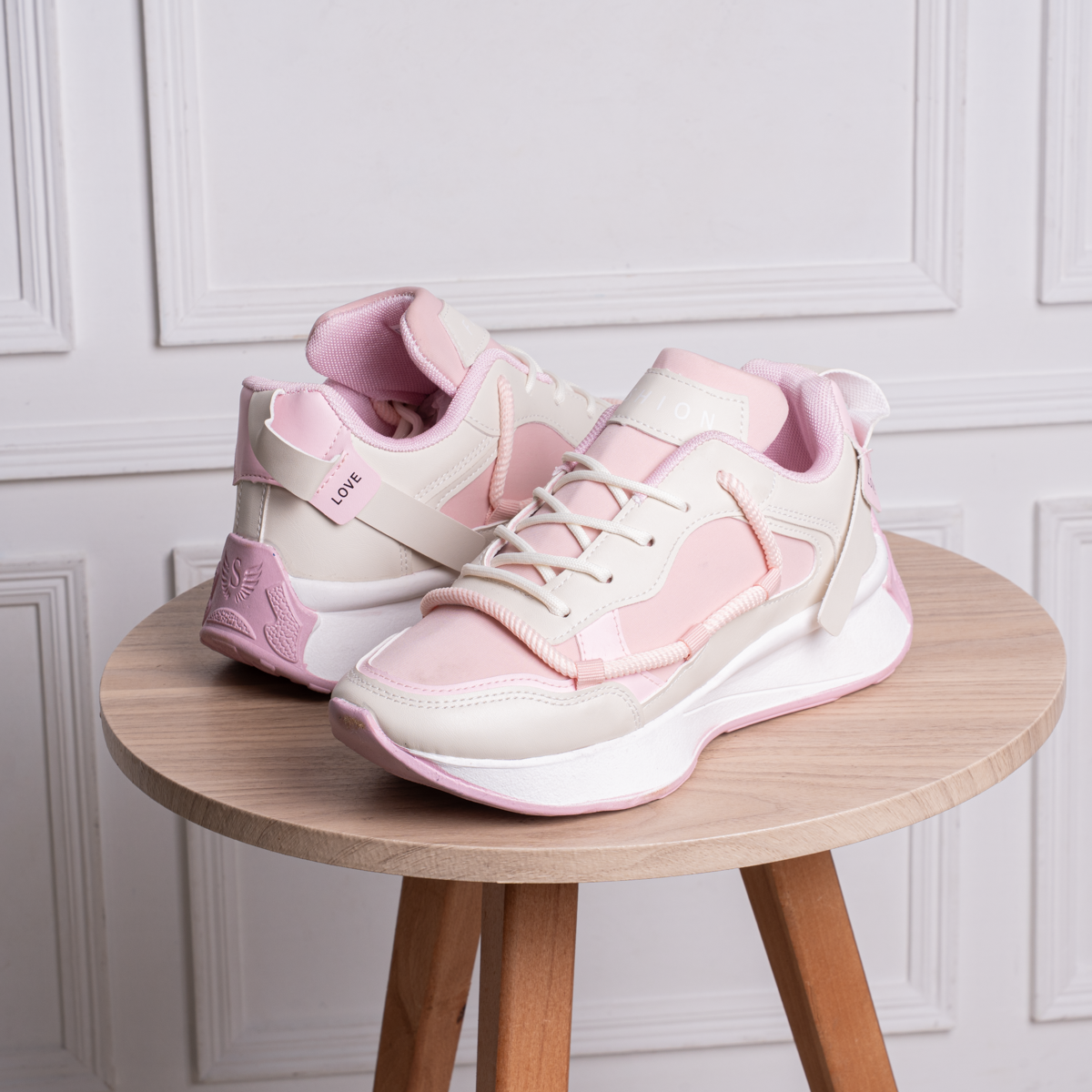 Fashion Love Casual Sneakers