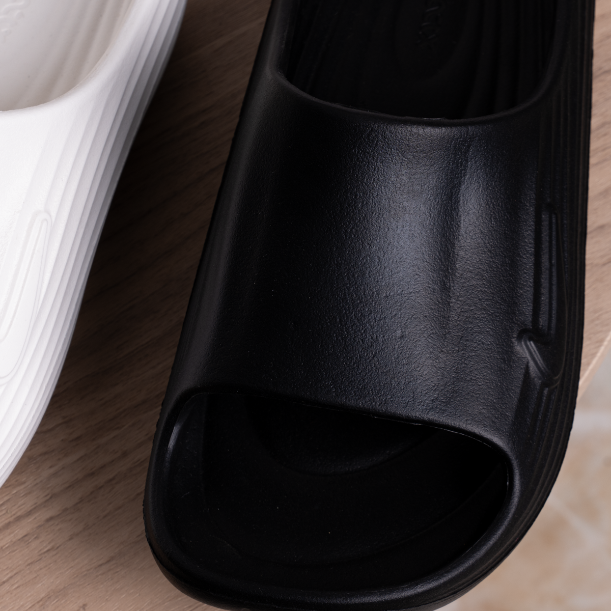 NK React X Slipper Small